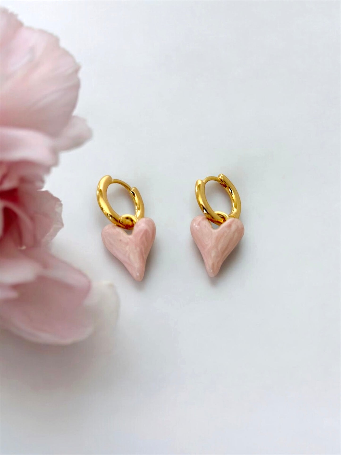 Blush Amoré Huggies